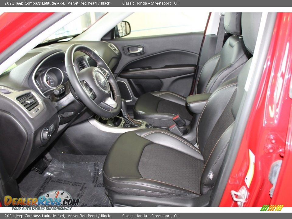 Front Seat of 2021 Jeep Compass Latitude 4x4 Photo #27