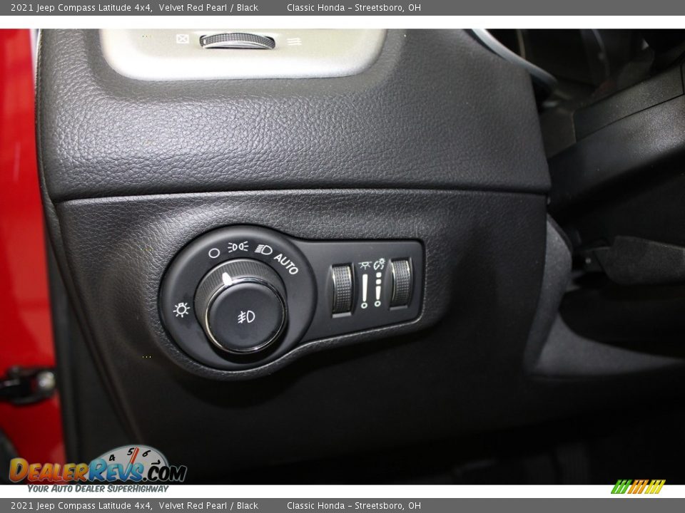 Controls of 2021 Jeep Compass Latitude 4x4 Photo #28
