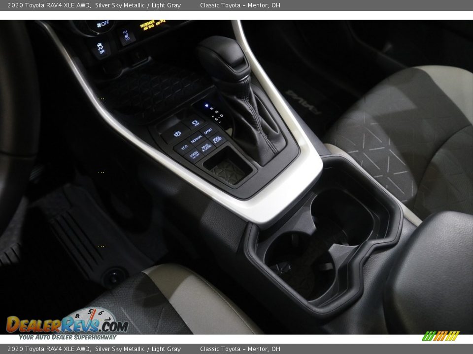 2020 Toyota RAV4 XLE AWD Silver Sky Metallic / Light Gray Photo #13