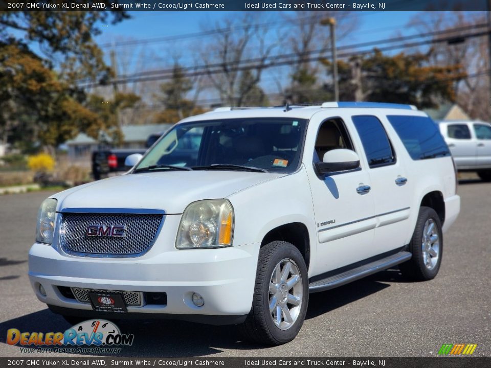 Front 3/4 View of 2007 GMC Yukon XL Denali AWD Photo #1