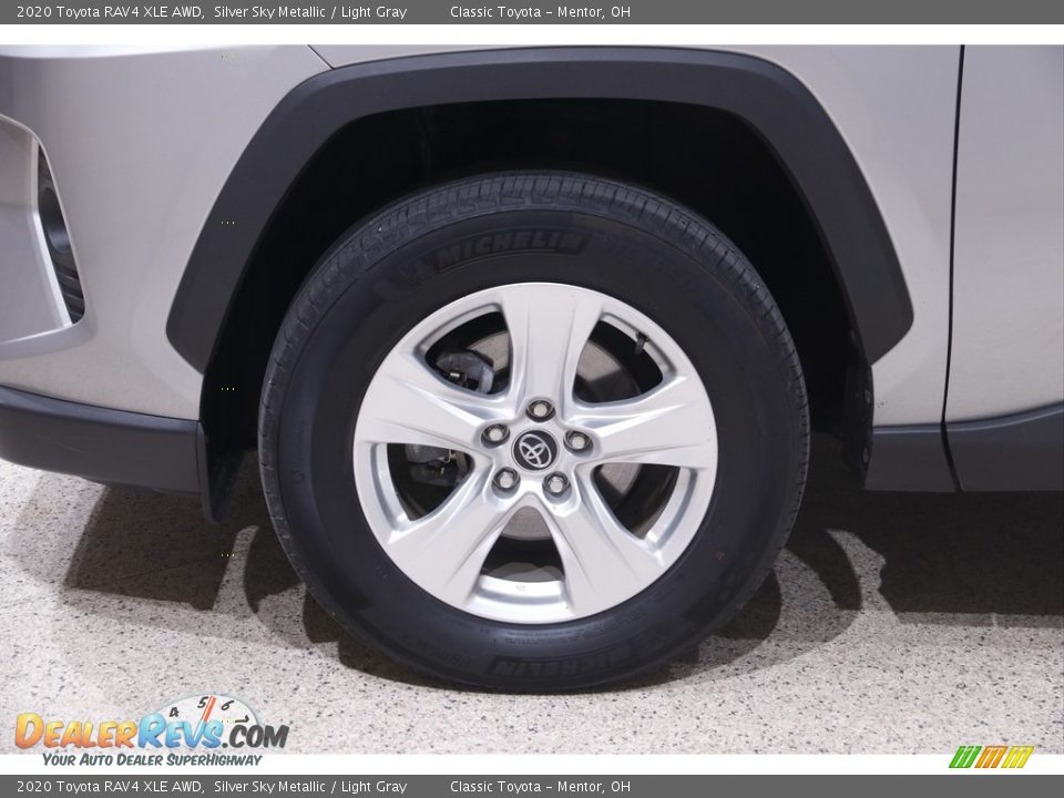 2020 Toyota RAV4 XLE AWD Silver Sky Metallic / Light Gray Photo #20