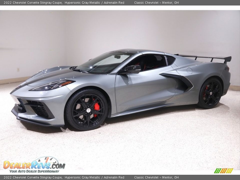 Front 3/4 View of 2022 Chevrolet Corvette Stingray Coupe Photo #3