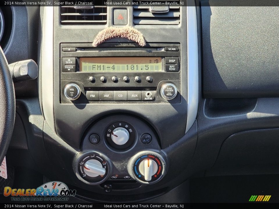 2014 Nissan Versa Note SV Super Black / Charcoal Photo #18