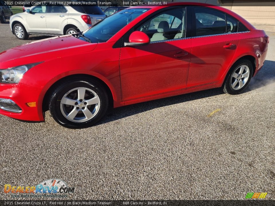 2015 Chevrolet Cruze LT Red Hot / Jet Black/Medium Titanium Photo #1