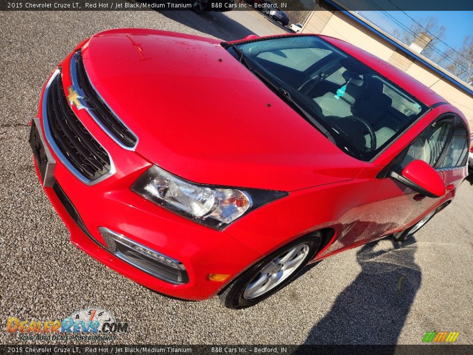 2015 Chevrolet Cruze LT Red Hot / Jet Black/Medium Titanium Photo #2