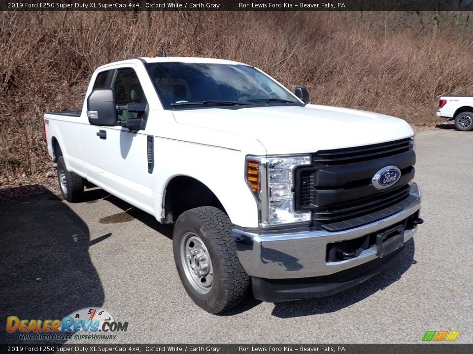 2019 Ford F250 Super Duty XL SuperCab 4x4 Oxford White / Earth Gray Photo #3