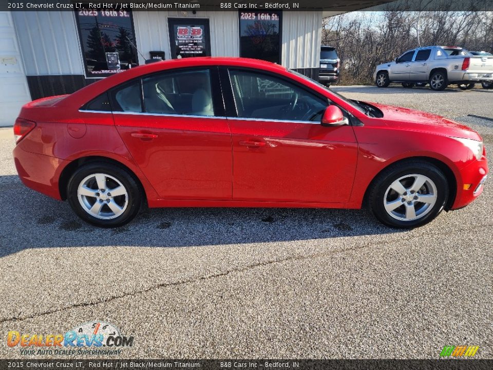 2015 Chevrolet Cruze LT Red Hot / Jet Black/Medium Titanium Photo #4