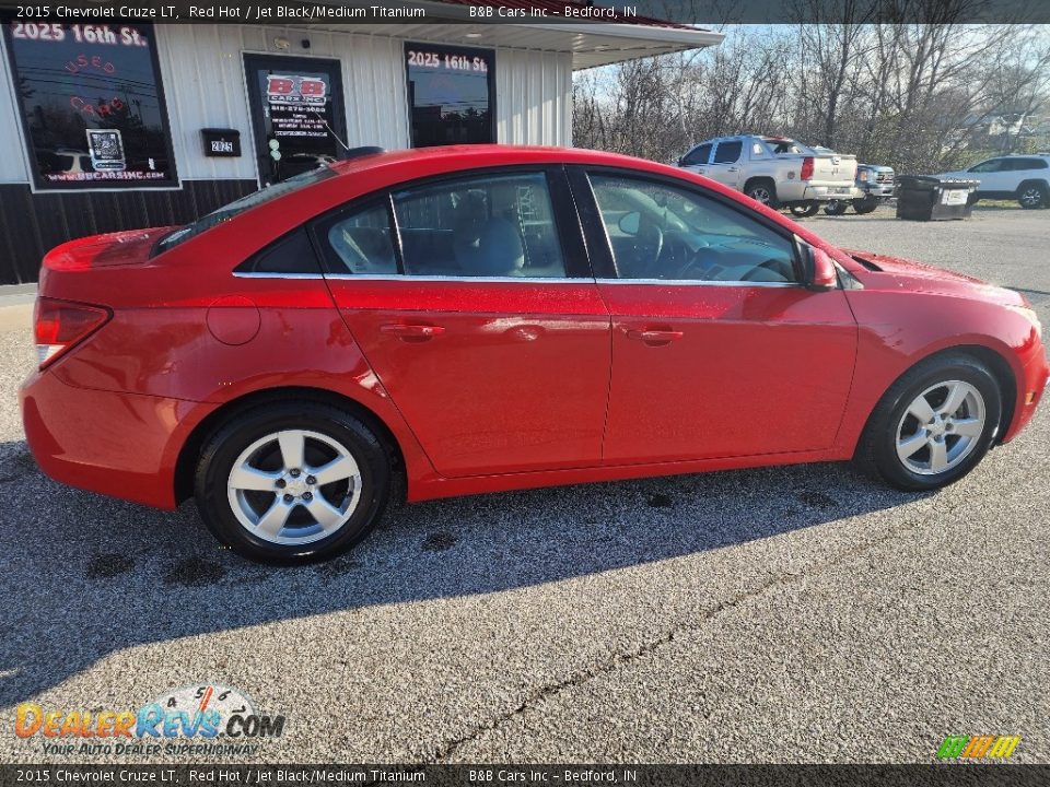 2015 Chevrolet Cruze LT Red Hot / Jet Black/Medium Titanium Photo #6