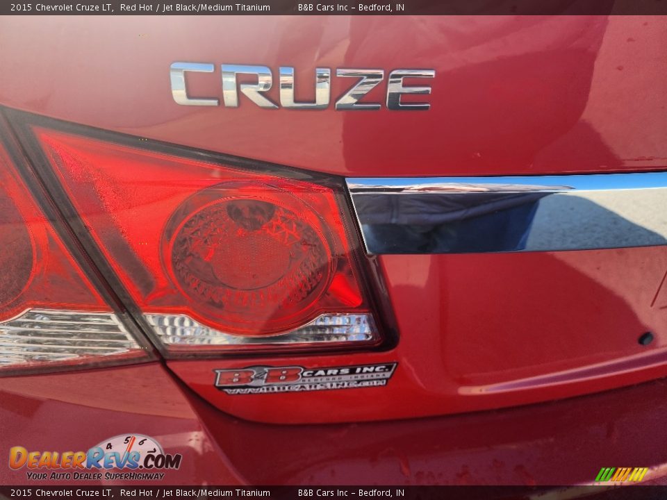 2015 Chevrolet Cruze LT Red Hot / Jet Black/Medium Titanium Photo #8
