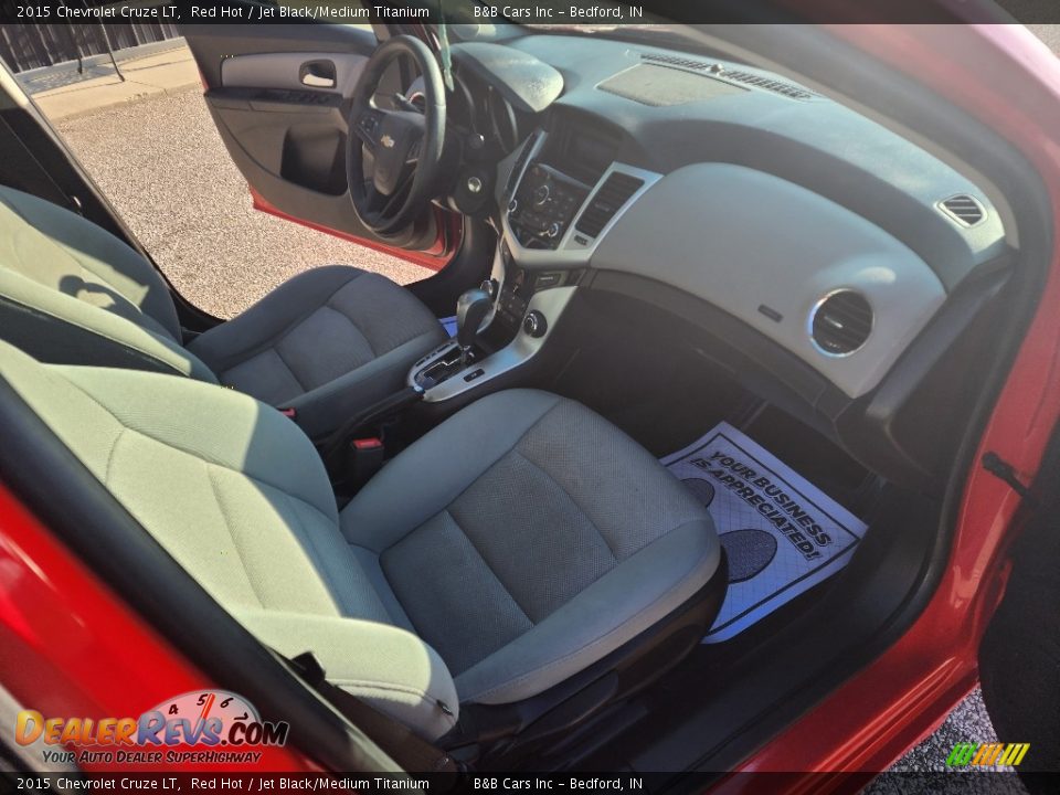 2015 Chevrolet Cruze LT Red Hot / Jet Black/Medium Titanium Photo #16