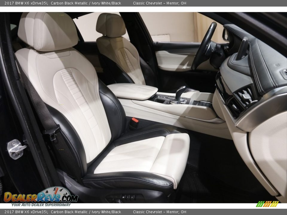 Front Seat of 2017 BMW X6 xDrive35i Photo #18