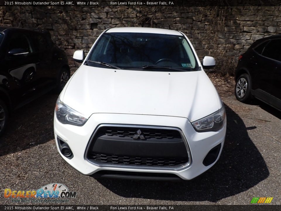 2015 Mitsubishi Outlander Sport ES AWC White / Black Photo #2