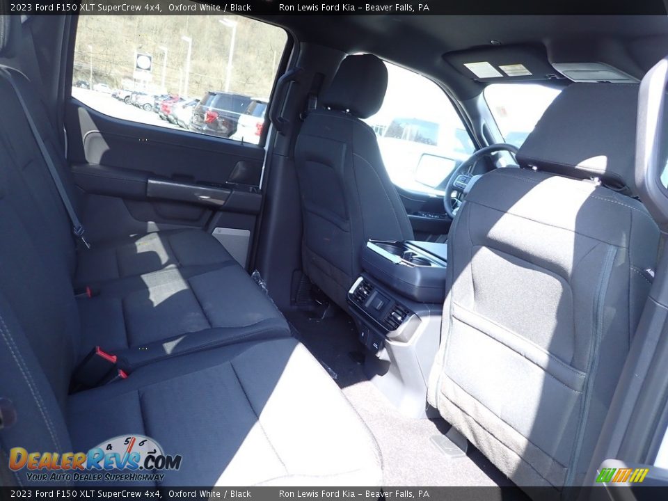 2023 Ford F150 XLT SuperCrew 4x4 Oxford White / Black Photo #10