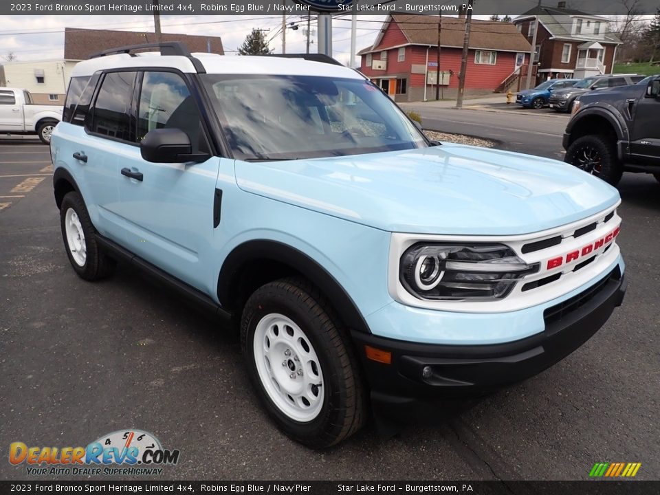 Front 3/4 View of 2023 Ford Bronco Sport Heritage Limited 4x4 Photo #7