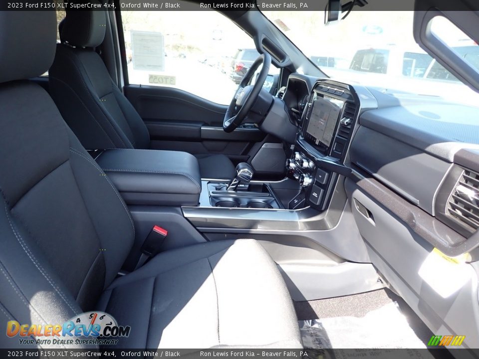2023 Ford F150 XLT SuperCrew 4x4 Oxford White / Black Photo #11