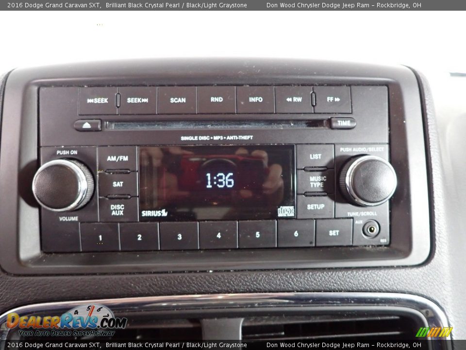 2016 Dodge Grand Caravan SXT Brilliant Black Crystal Pearl / Black/Light Graystone Photo #16