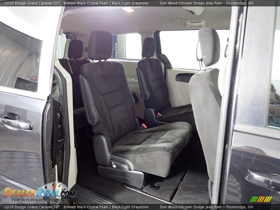 2016 Dodge Grand Caravan SXT Brilliant Black Crystal Pearl / Black/Light Graystone Photo #22