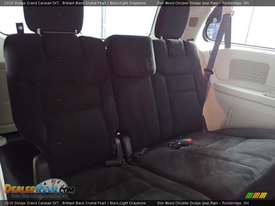 2016 Dodge Grand Caravan SXT Brilliant Black Crystal Pearl / Black/Light Graystone Photo #24