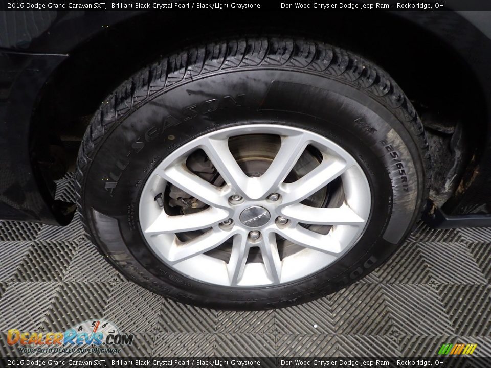 2016 Dodge Grand Caravan SXT Brilliant Black Crystal Pearl / Black/Light Graystone Photo #27