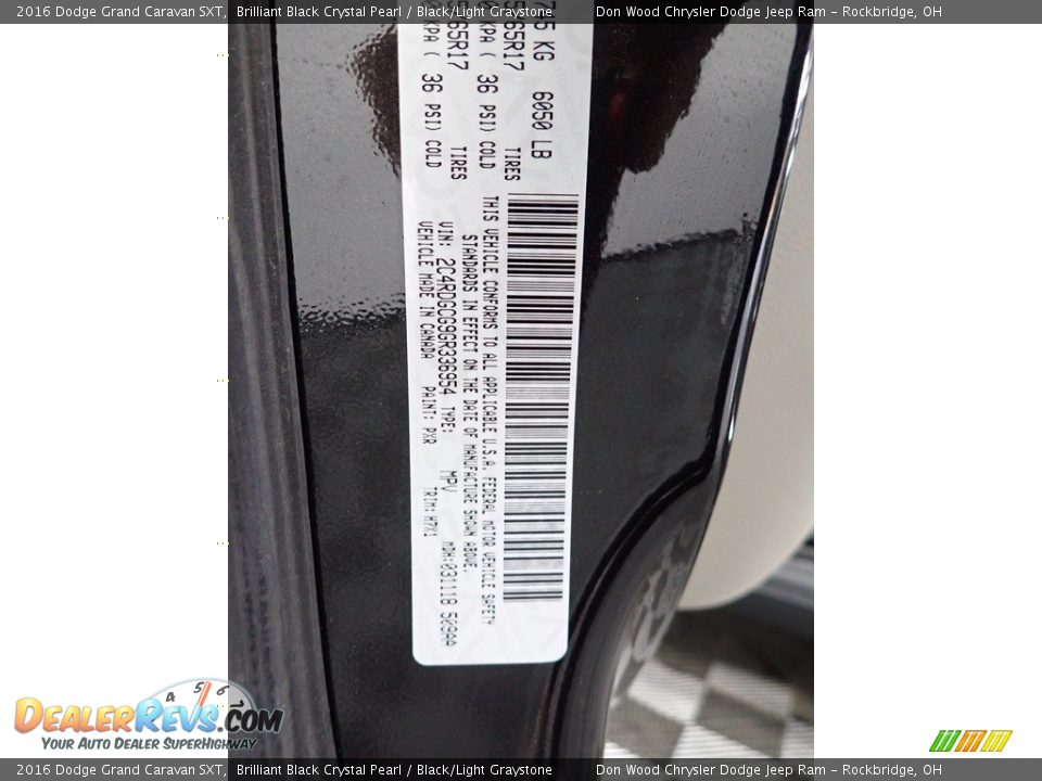 2016 Dodge Grand Caravan SXT Brilliant Black Crystal Pearl / Black/Light Graystone Photo #29