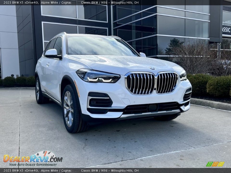 2023 BMW X5 xDrive40i Alpine White / Cognac Photo #1