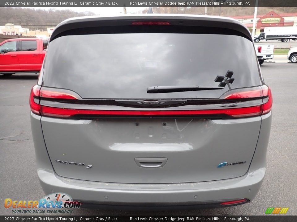 2023 Chrysler Pacifica Hybrid Touring L Ceramic Gray / Black Photo #4