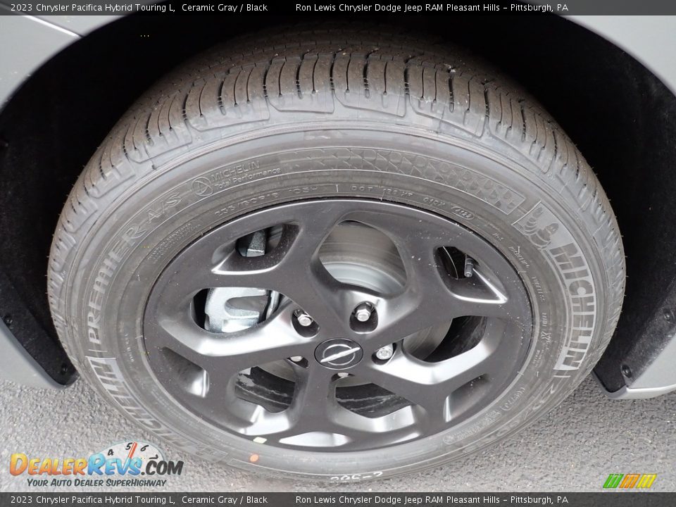 2023 Chrysler Pacifica Hybrid Touring L Wheel Photo #10