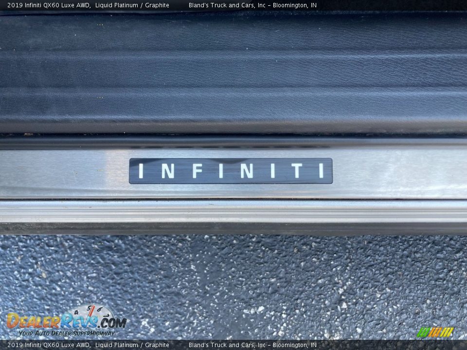 2019 Infiniti QX60 Luxe AWD Liquid Platinum / Graphite Photo #17