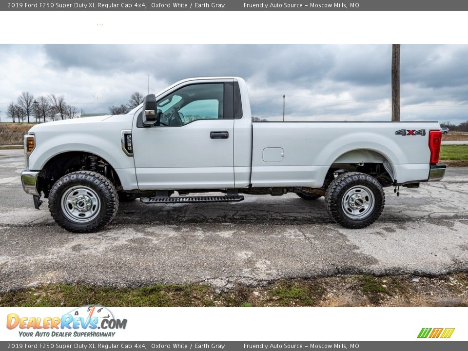 2019 Ford F250 Super Duty XL Regular Cab 4x4 Oxford White / Earth Gray Photo #7