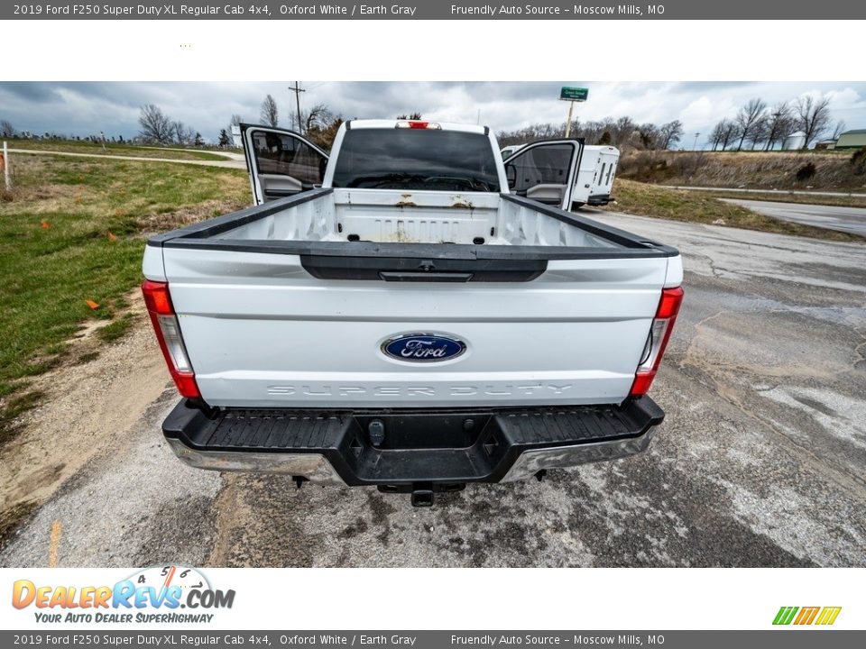 2019 Ford F250 Super Duty XL Regular Cab 4x4 Oxford White / Earth Gray Photo #20