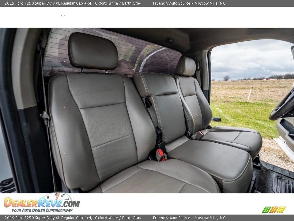 2019 Ford F250 Super Duty XL Regular Cab 4x4 Oxford White / Earth Gray Photo #23