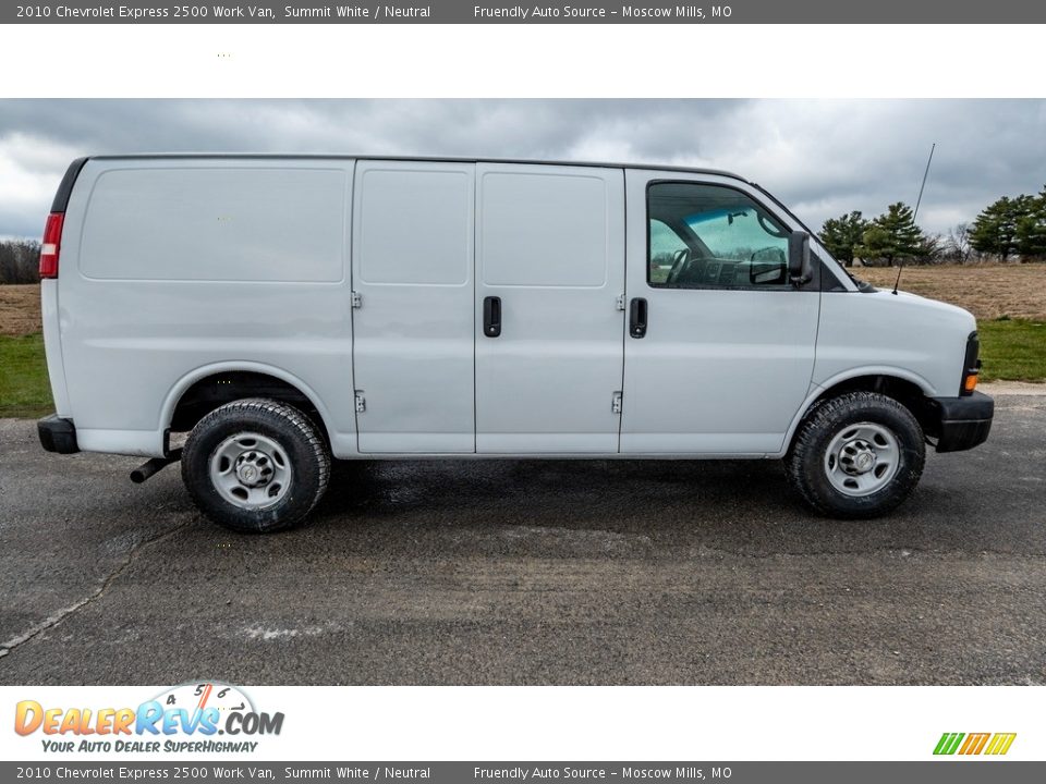 2010 Chevrolet Express 2500 Work Van Summit White / Neutral Photo #3