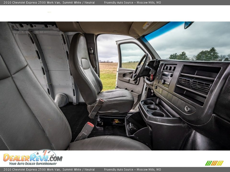 2010 Chevrolet Express 2500 Work Van Summit White / Neutral Photo #25