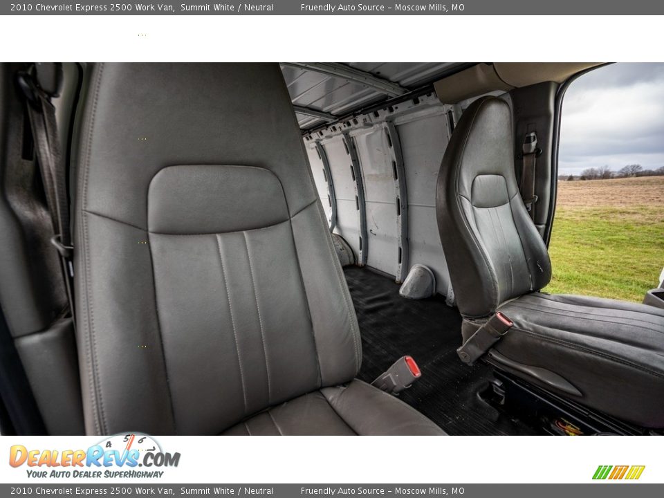 2010 Chevrolet Express 2500 Work Van Summit White / Neutral Photo #26