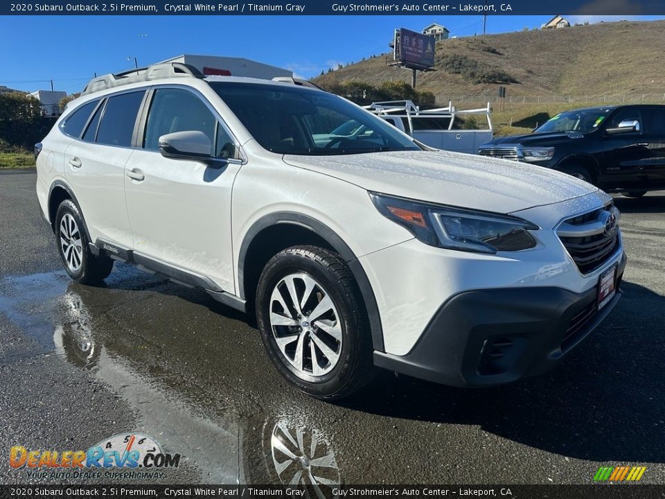 Front 3/4 View of 2020 Subaru Outback 2.5i Premium Photo #1