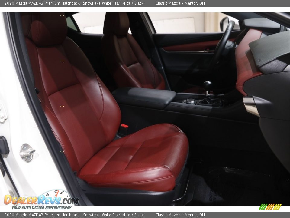 2020 Mazda MAZDA3 Premium Hatchback Snowflake White Pearl Mica / Black Photo #17