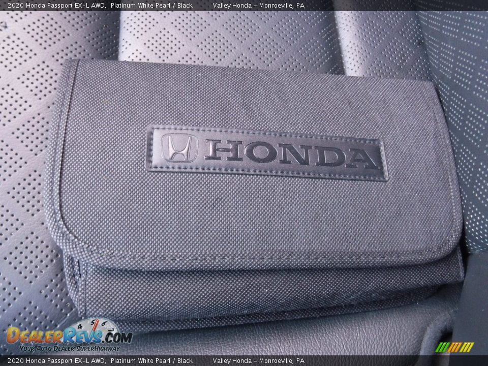 2020 Honda Passport EX-L AWD Platinum White Pearl / Black Photo #33