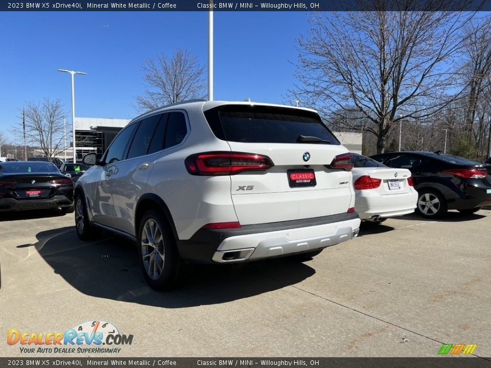 2023 BMW X5 xDrive40i Mineral White Metallic / Coffee Photo #3