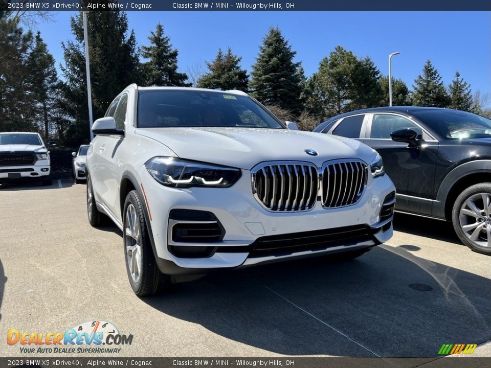 2023 BMW X5 xDrive40i Alpine White / Cognac Photo #1