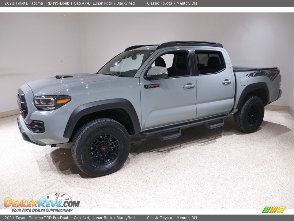 Front 3/4 View of 2021 Toyota Tacoma TRD Pro Double Cab 4x4 Photo #3