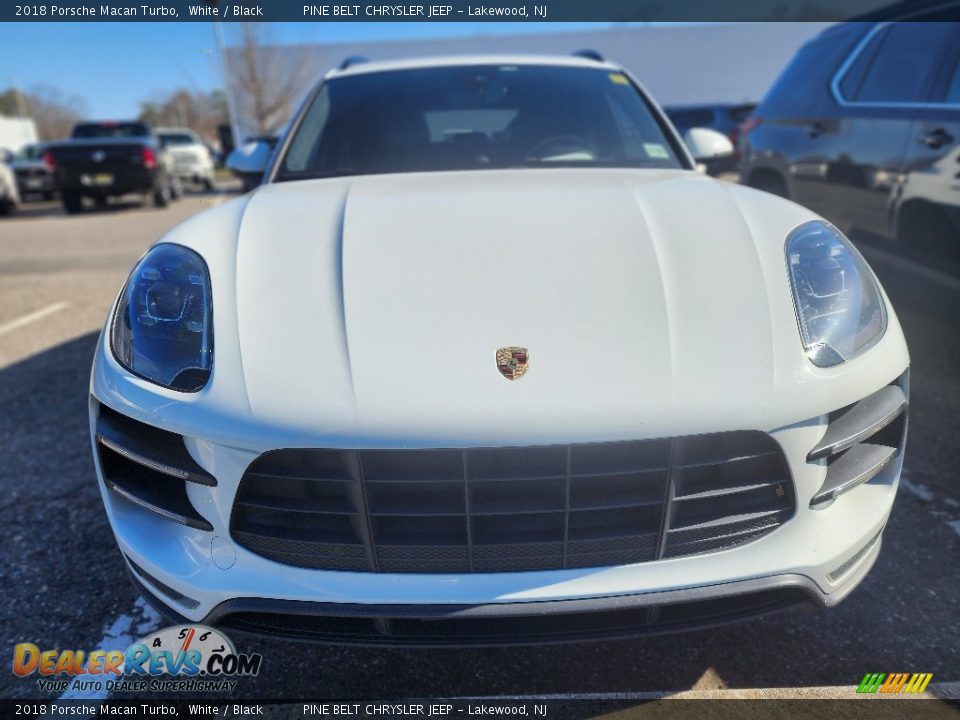 2018 Porsche Macan Turbo White / Black Photo #2