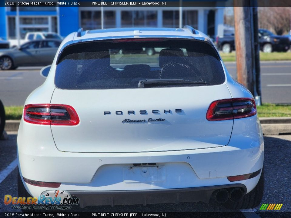 2018 Porsche Macan Turbo White / Black Photo #4