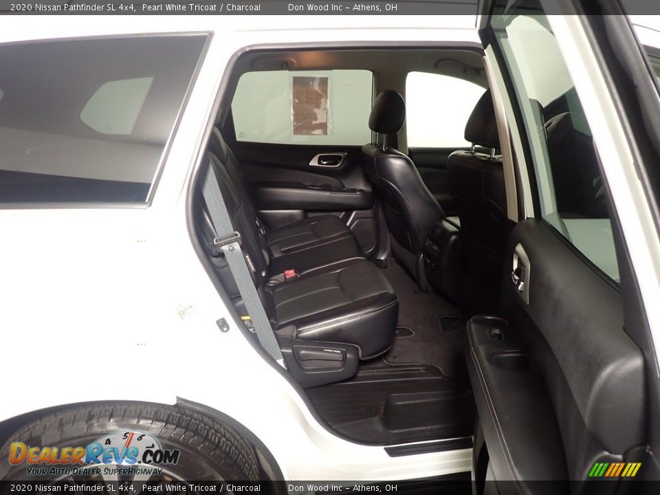 2020 Nissan Pathfinder SL 4x4 Pearl White Tricoat / Charcoal Photo #35