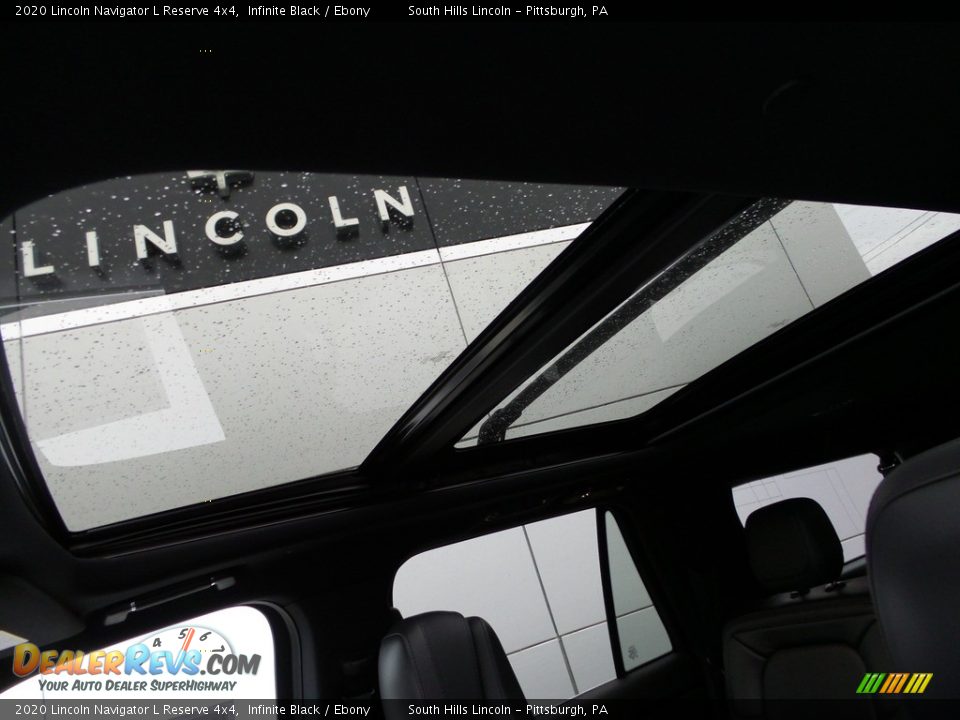 Sunroof of 2020 Lincoln Navigator L Reserve 4x4 Photo #20