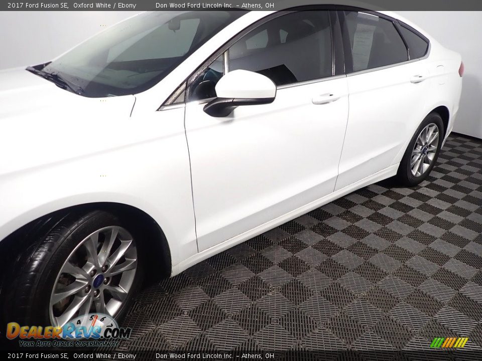 2017 Ford Fusion SE Oxford White / Ebony Photo #10