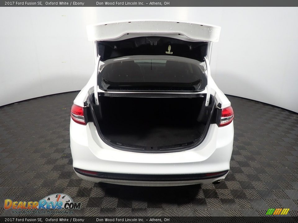 2017 Ford Fusion SE Oxford White / Ebony Photo #14