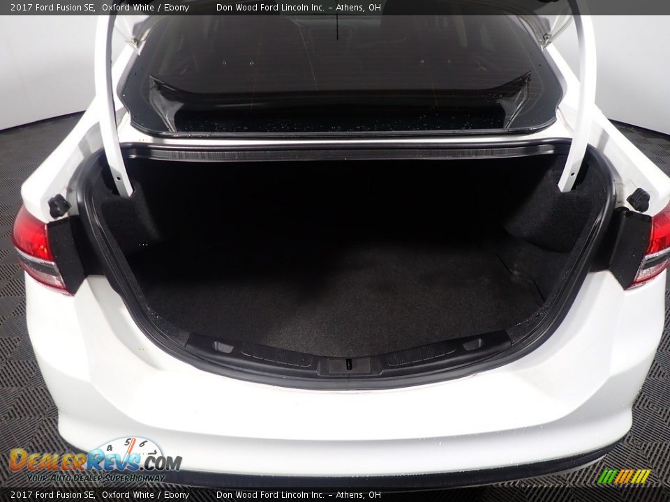 2017 Ford Fusion SE Oxford White / Ebony Photo #15