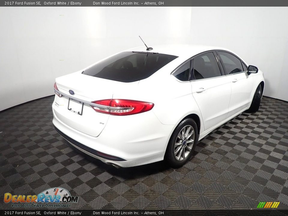 2017 Ford Fusion SE Oxford White / Ebony Photo #17