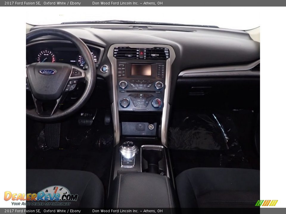 2017 Ford Fusion SE Oxford White / Ebony Photo #24