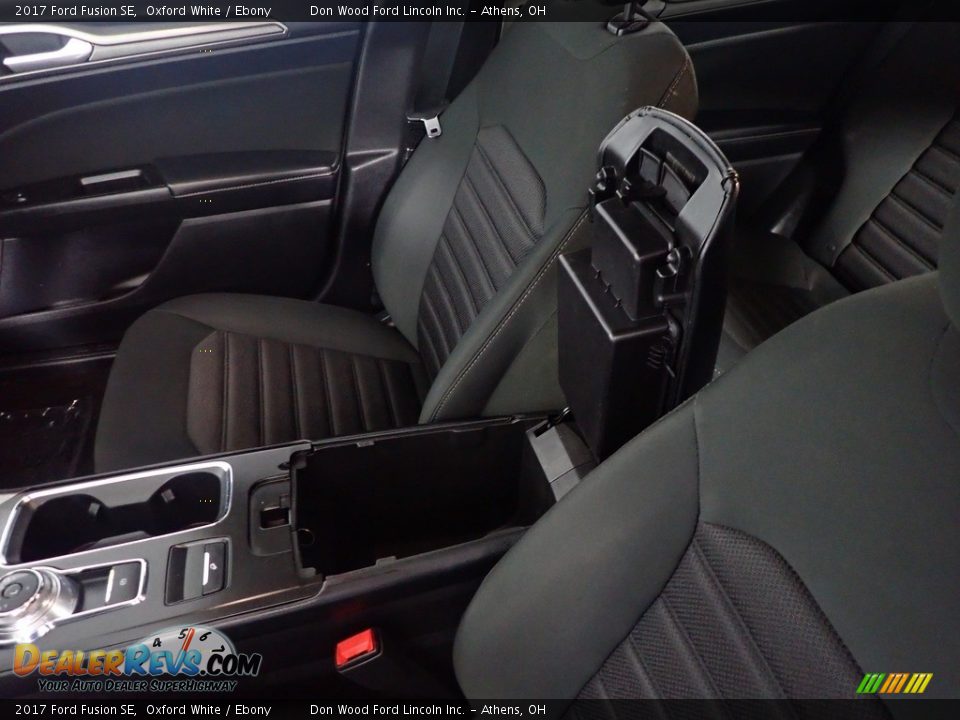 2017 Ford Fusion SE Oxford White / Ebony Photo #31